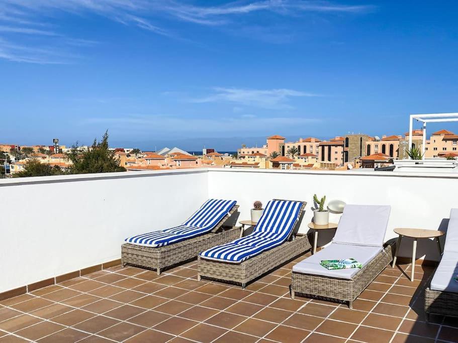 Sunny Luxury Apartment With Two Great Sunny - Level Terraces, Two Swimming Pools, In A New Complex Pueblo Majorero, Close To Fuerteventura Golf Club, Next To The Beach , Atlantico Shopping Mall And Casino In Caleta de Fuste Extérieur photo