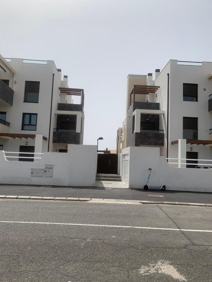 Sunny Luxury Apartment With Two Great Sunny - Level Terraces, Two Swimming Pools, In A New Complex Pueblo Majorero, Close To Fuerteventura Golf Club, Next To The Beach , Atlantico Shopping Mall And Casino In Caleta de Fuste Extérieur photo