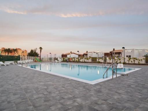 Sunny Luxury Apartment With Two Great Sunny - Level Terraces, Two Swimming Pools, In A New Complex Pueblo Majorero, Close To Fuerteventura Golf Club, Next To The Beach , Atlantico Shopping Mall And Casino In Caleta de Fuste Extérieur photo